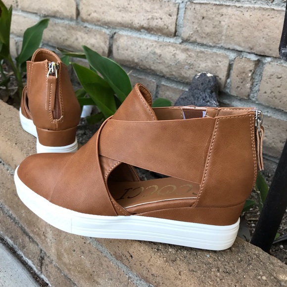 PRICE FIRM ▪️NO OFFERS “Maya” Cutout wedge sneaker - Picture 5 of 8